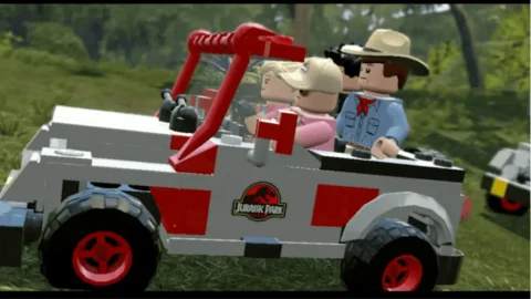 LEGO Jurassic World (2)